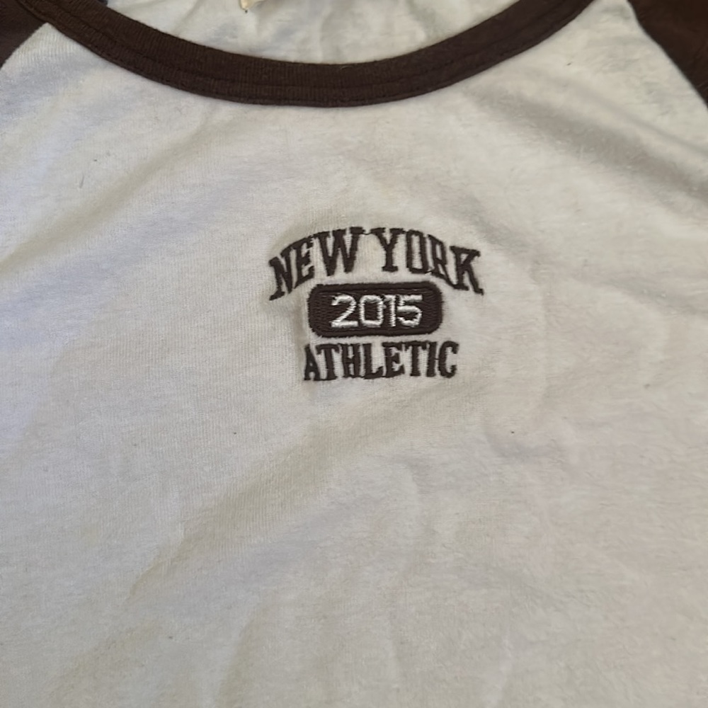 medium tee - Picture 2 of 3